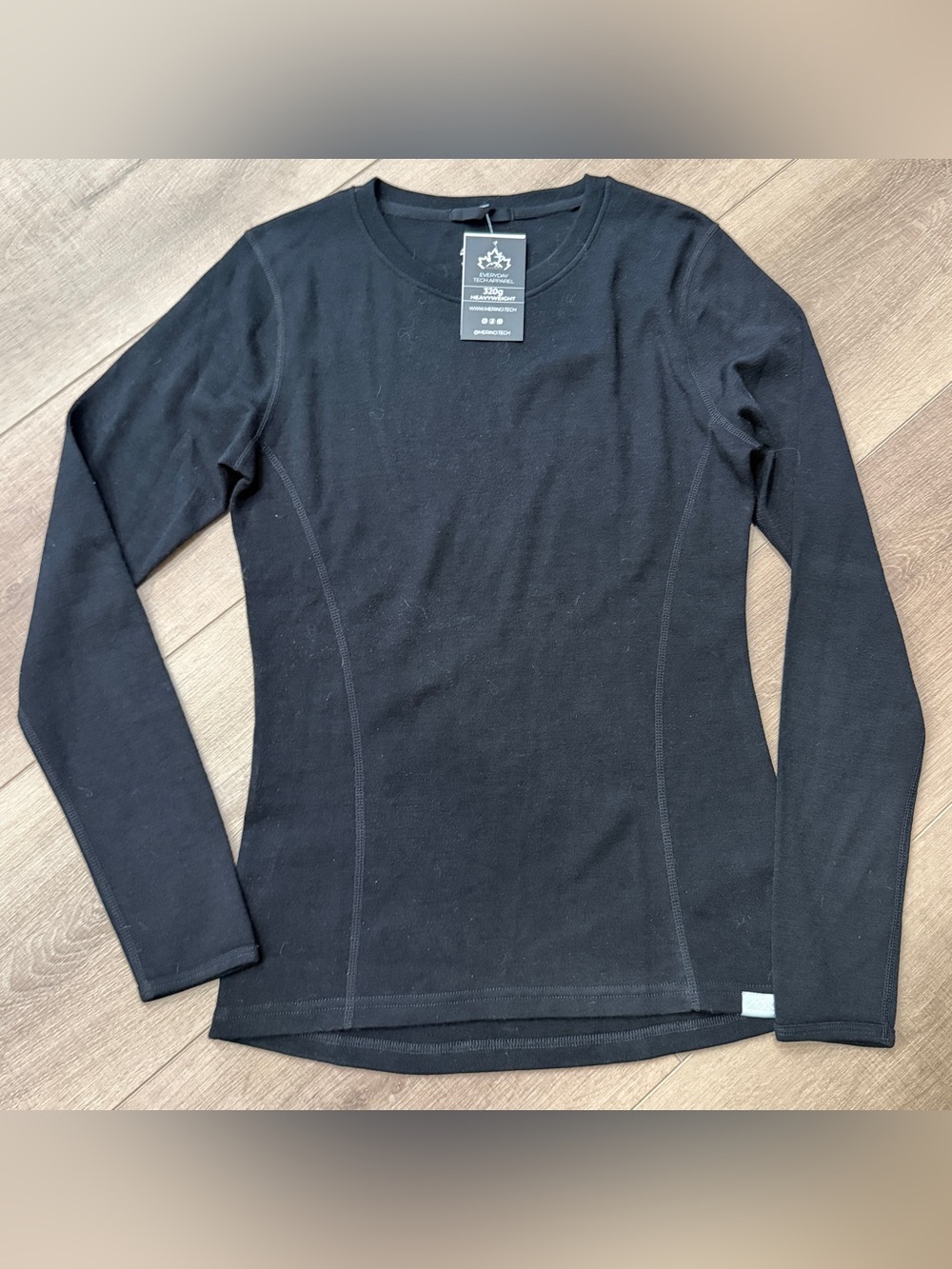MerinoTech Women M Superfine Merino 320g Wool Base Layer Heavyweight Top Ski NEW